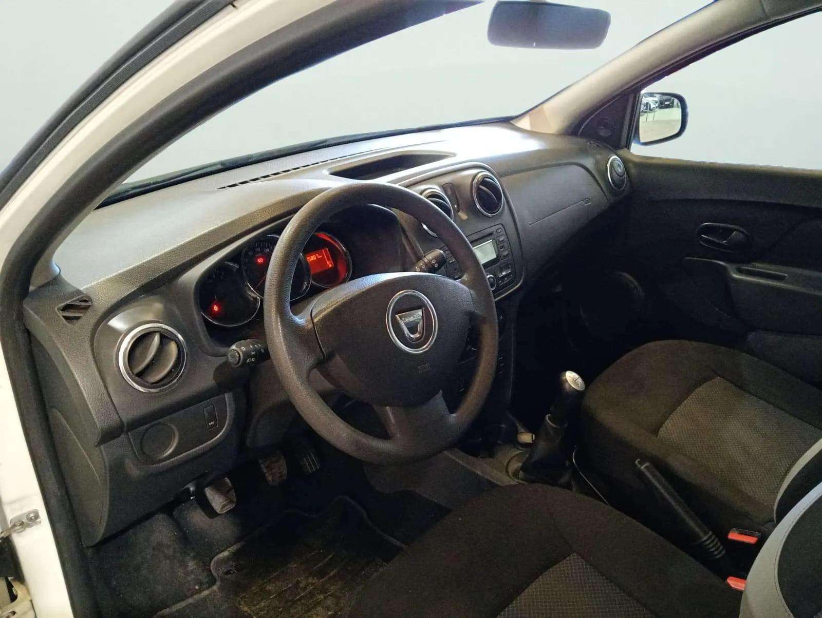 https://cdn-flexicar.caraffinity.it/public_appraisal_images_pro/images/stock/260834/AHtxcoIR6C__WhatsApp Image 2026-05-12 at 13.45.44 (1).jpg